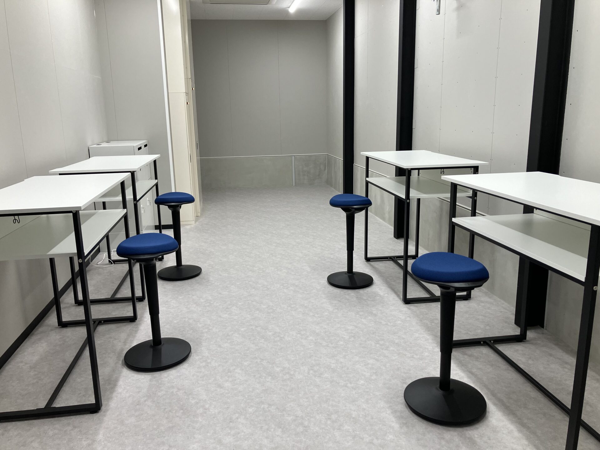 工場内の検品作業スペースリニューアルの納品事例