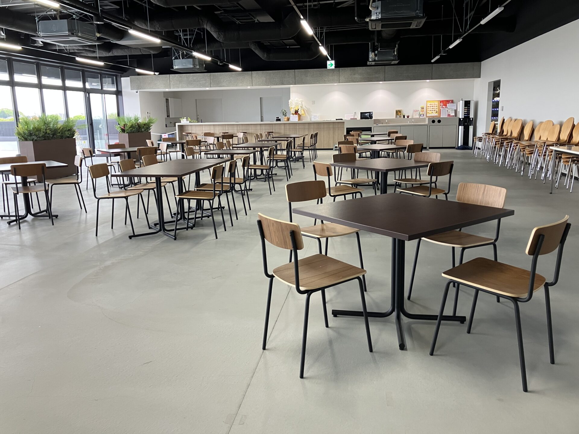 食堂エリアリニューアルの納品事例